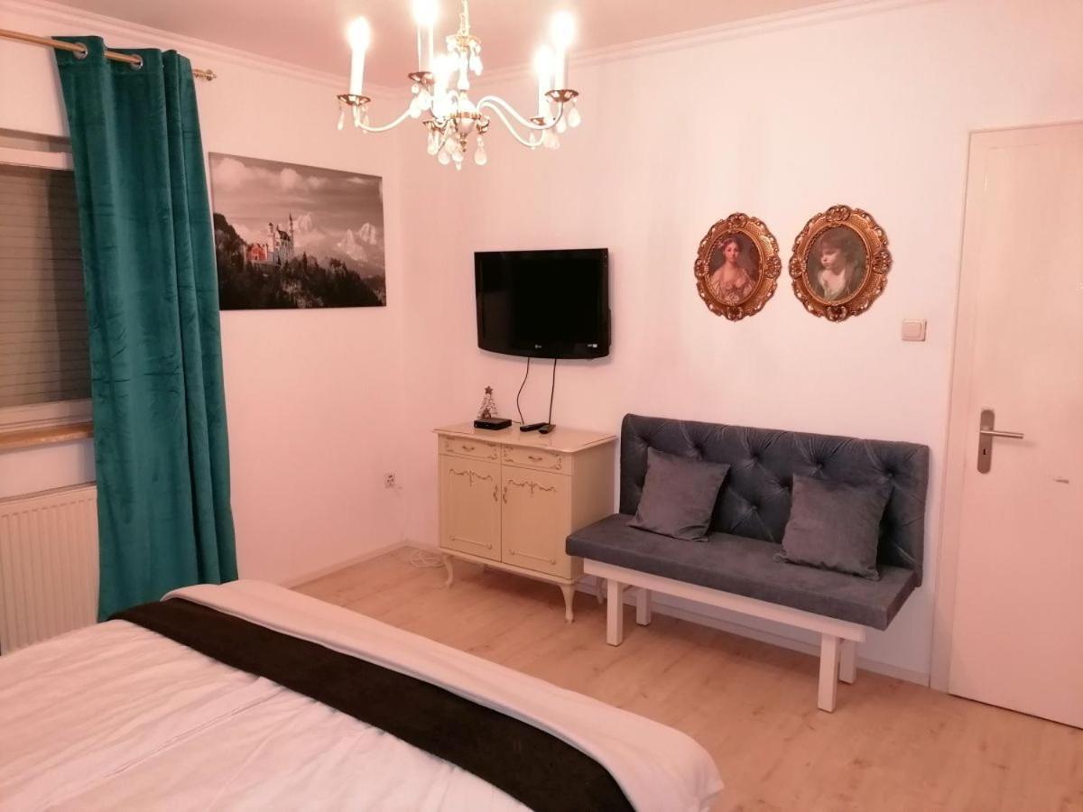 Ferienwohnung Helli ไทเซนดอร์ฟ ภายนอก รูปภาพ