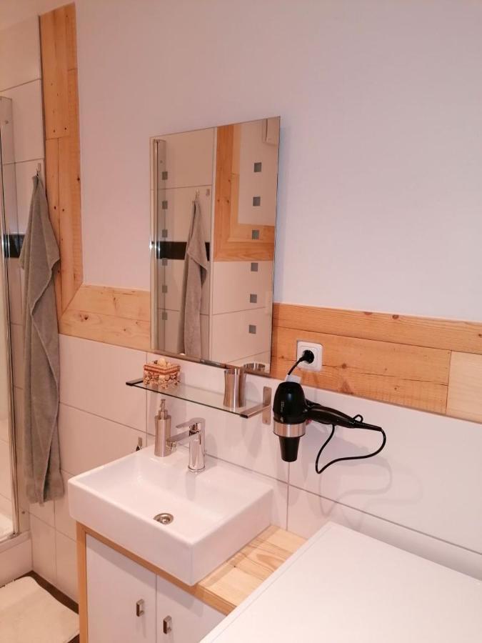 Ferienwohnung Helli ไทเซนดอร์ฟ ภายนอก รูปภาพ